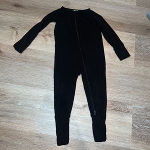 Little sleepies black zippy 6-12 months
